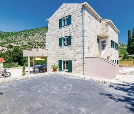 With Pool Petmat Dubrovnik